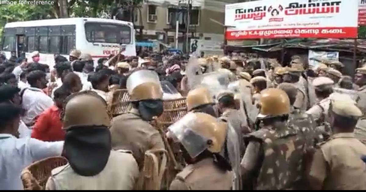 AIADMK leadership tussle: EPS, OPS supporters clash in Chennai
